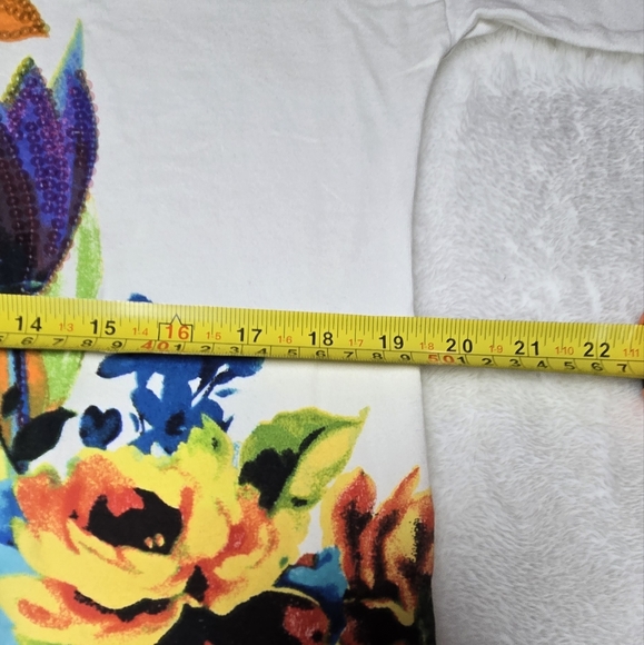 Onque Womens Casual Floral Tunic with Sequin & Crochet Accents Size Small - Picture 8 of 14